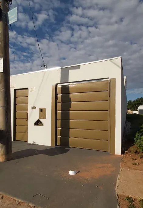 Alugar Casa / Geminada em Uberlândia. apenas R$ 300.000,00