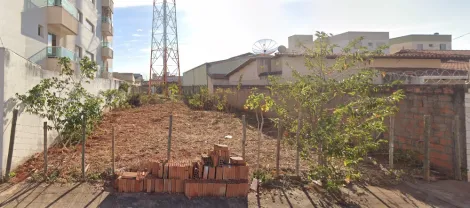 Terreno no Bairro Santa Mônica