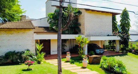 Casa à venda em condomínio no bairro Jardins barcelona.