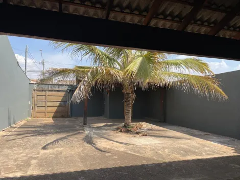 Alugar Casa / Padrão em Uberlândia. apenas R$ 380.000,00