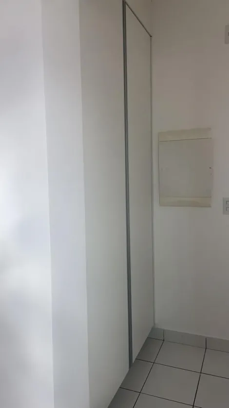 Apartamento à venda no bairro Martins.