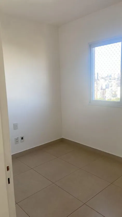 Apartamento à venda no bairro Martins.