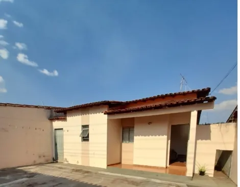 Casa à venda no bairro Santa Mônica.