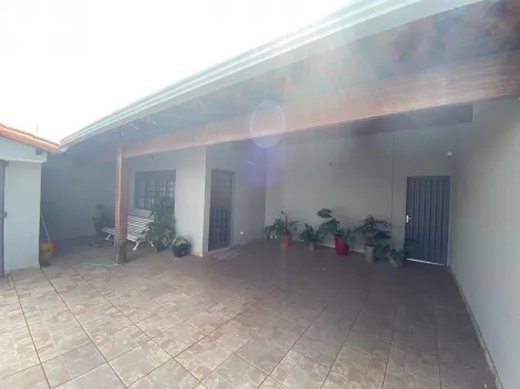 Alugar Casa / Padrão em Uberlândia. apenas R$ 720.000,00