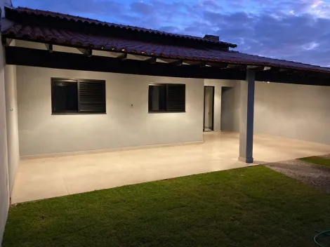 Alugar Casa / Padrão em Uberlândia. apenas R$ 780.000,00