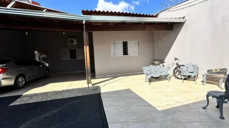 Alugar Casa / Padrão em Uberlândia. apenas R$ 648.000,00