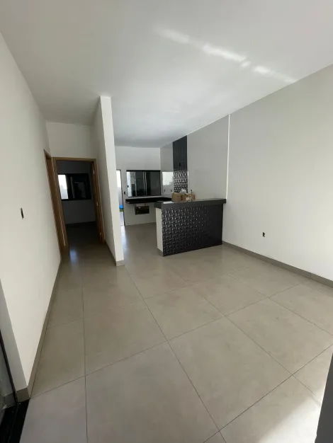 Alugar Casa / Padrão em Uberlândia. apenas R$ 450.000,00