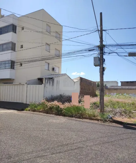 Terreno à venda no bairro Segismundo Pereira.