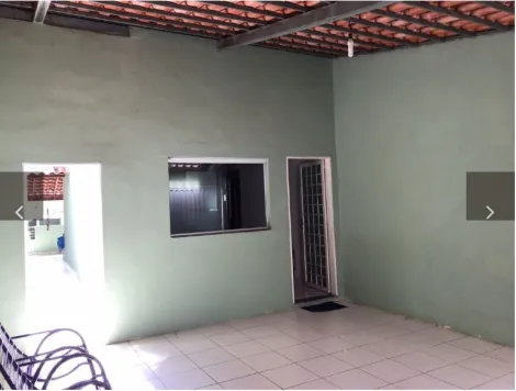 Alugar Casa / Padrão em Uberlândia. apenas R$ 370.000,00