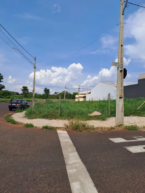 Terreno à venda no bairro Jardim Brasília III.