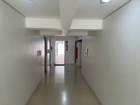 Alugar Apartamento / Padrão em Uberlândia. apenas R$ 460.000,00