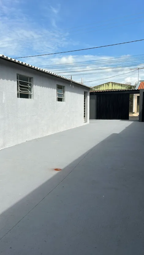 Casa à venda no bairro Jardim Brasília.