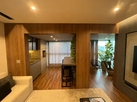 Alugar Apartamento / Padrão em Uberlandia. apenas R$ 1.000.000,00