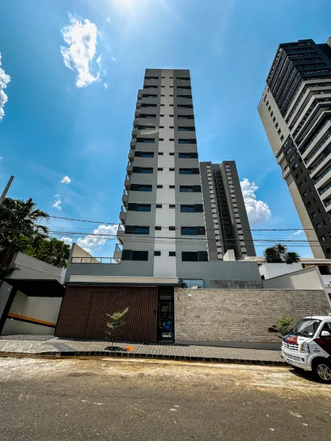 Alugar Apartamento / Padrão em Uberlândia. apenas R$ 1.300.000,00