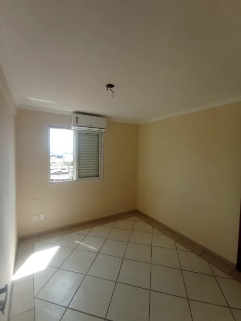 Apartamento à venda no bairro Tubalina.