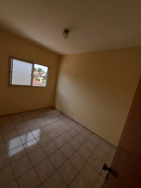 Apartamento à venda no Residencial Vitoria.