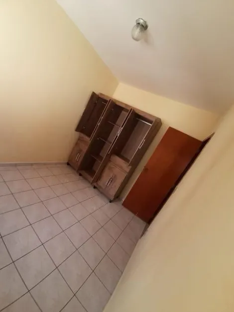 Apartamento à venda no Residencial Vitoria.