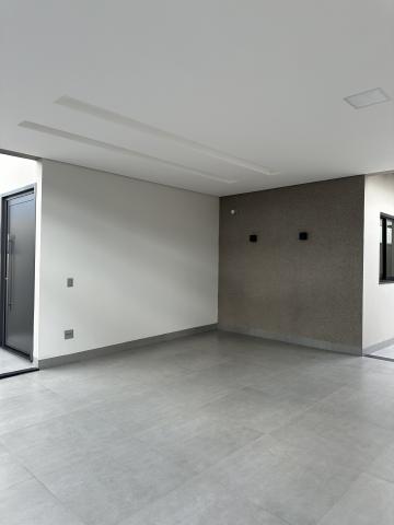 Casa Nova Alto Padrão à venda no bairro Interlagos.