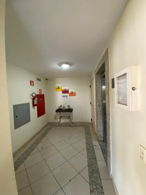 Apartamento à venda no Condomínio Residencial Rossi.
