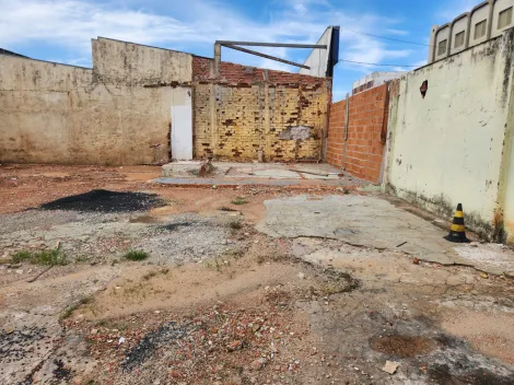 Terreno à venda no bairro Nossa Senhora Aparecida.