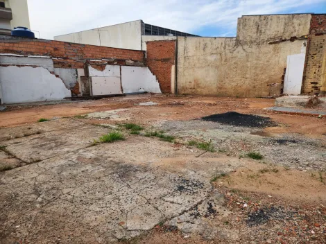 Terreno à venda no bairro Nossa Senhora Aparecida.