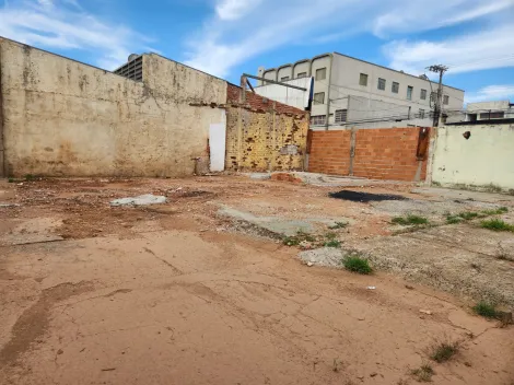 Terreno à venda no bairro Nossa Senhora Aparecida.