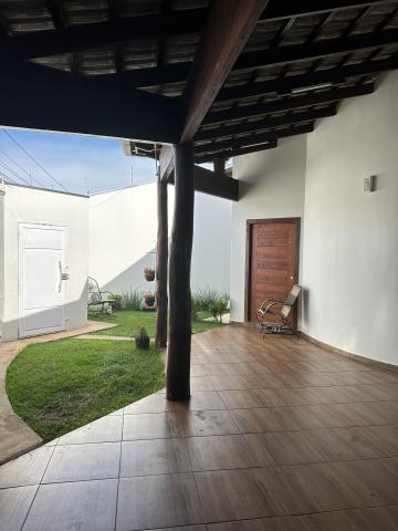 Araguari Goias Casa Venda R$850.000,00 4 Dormitorios 4 Vagas Area do terreno 377.00m2 Area construida 220.00m2