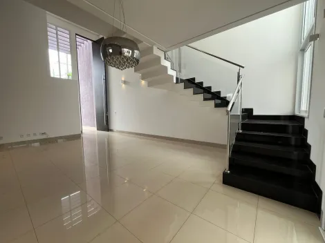 Alugar Casa / Sobrado em Uberlândia. apenas R$ 1.750.000,00