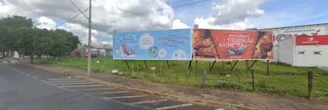 Alugar Terreno / Padrão em Uberlândia. apenas R$ 1.500,00