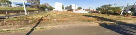 Alugar Terreno / Padrão em Uberlândia. apenas R$ 900,00