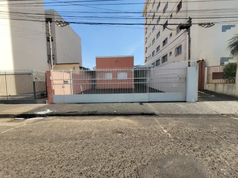 Casa de fundo para locação no bairro Martins.