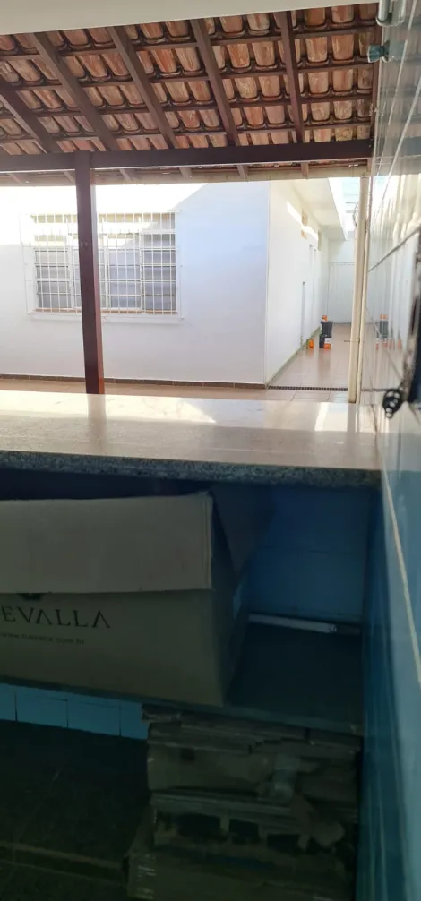 imagem 1 - Casa para locação e venda no bairro Martins. imagem 1 - Casa para locação e venda no bairro Martins.