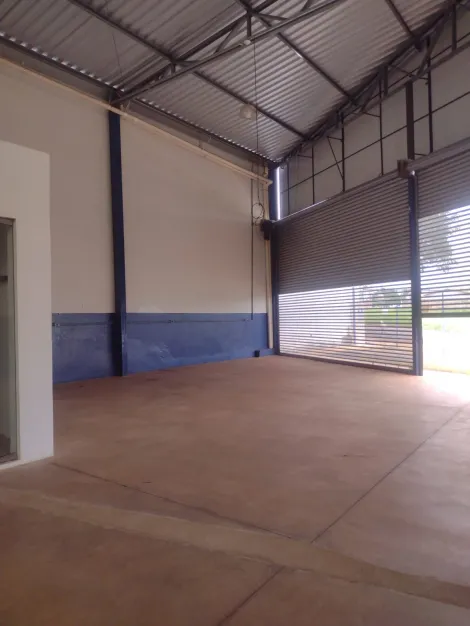 imagem 5 - Barracão para locação no bairro Segismundo Pereira imagem 5 - Barracão para locação no bairro Segismundo Pereira