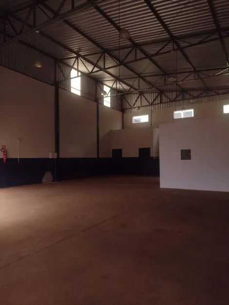 imagem 3 - Barracão para locação no bairro Segismundo Pereira imagem 3 - Barracão para locação no bairro Segismundo Pereira