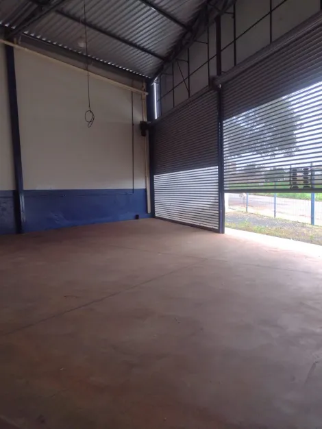 imagem 2 - Barracão para locação no bairro Segismundo Pereira imagem 2 - Barracão para locação no bairro Segismundo Pereira