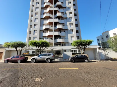 Alugar Apartamento / Padrão em Uberlândia. apenas R$ 3.000,00