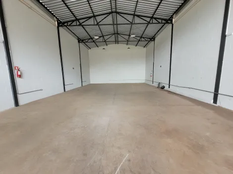 imagem 2 - Galpão  para locação no bairro Morada Nova imagem 2 - Galpão  para locação no bairro Morada Nova