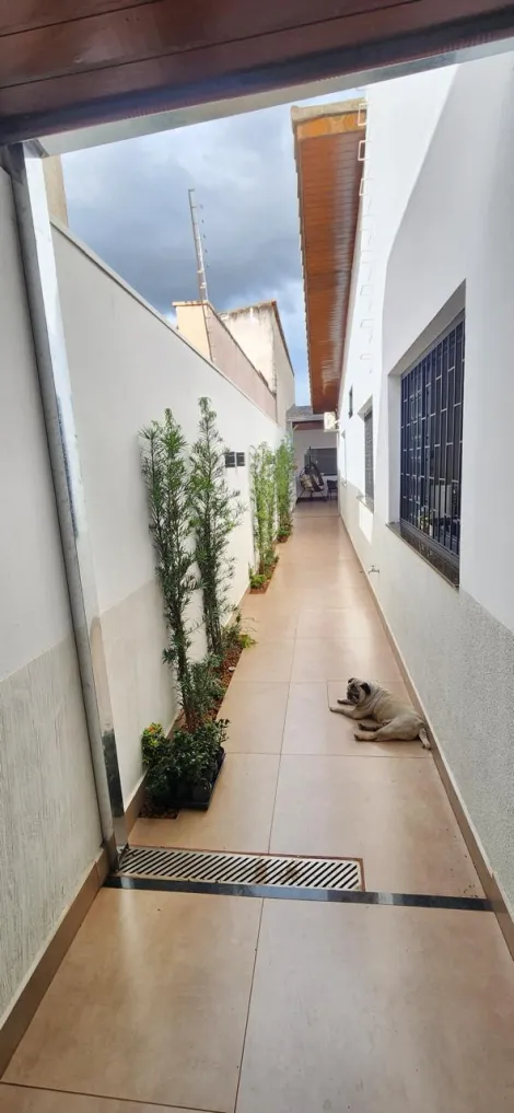 imagem 3 - Casa estilo sobrado para locação e venda no Bairro Jardim Karaíba imagem 3 - Casa estilo sobrado para locação e venda no Bairro Jardim Karaíba