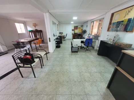 Alugar Casa / Padrão em Uberlândia. apenas R$ 3.500,00