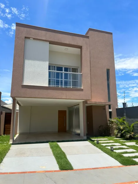 Alugar Casa / Condomínio ou Loteamento Fechado em Uberlândia. apenas R$ 8.500,00