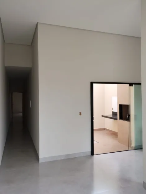 Alugar Casa / Padrão em Uberlândia. apenas R$ 389.900,00