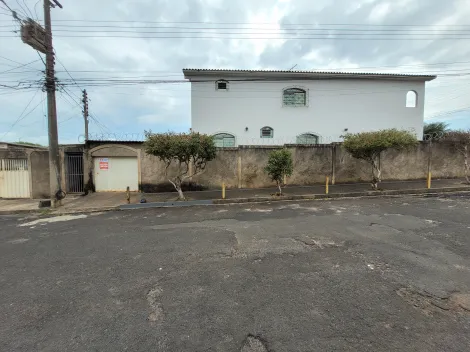 imagem 3 - Casa Estilo Sobrado para locação e venda no bairro Osvaldo Em Uberlândia. imagem 3 - Casa Estilo Sobrado para locação e venda no bairro Osvaldo Em Uberlândia.