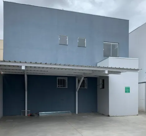 Apartamento á venda no bairro Santa Rosa.