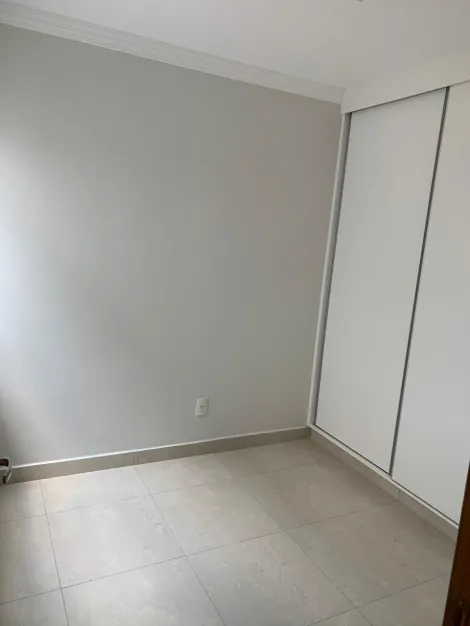 Apartamento à venda no bairro Santa Rosa.