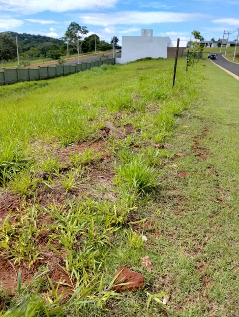 Terreno à venda no bairro Granja Marileusa.