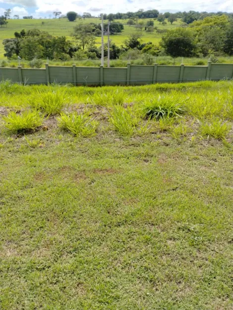 Terreno à venda no bairro Granja Marileusa.