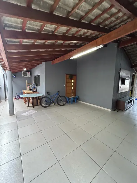 Casa para venda no bairro Laranjeiras em Uberlândia.