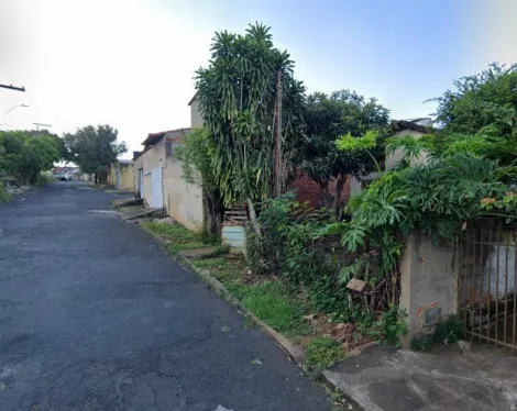 Terreno à venda no bairro Luizote.