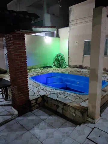 Casa para locação e venda no bairro Jardim Canaã.