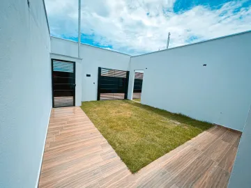 Casa Nova à venda no bairro Laranjeiras.